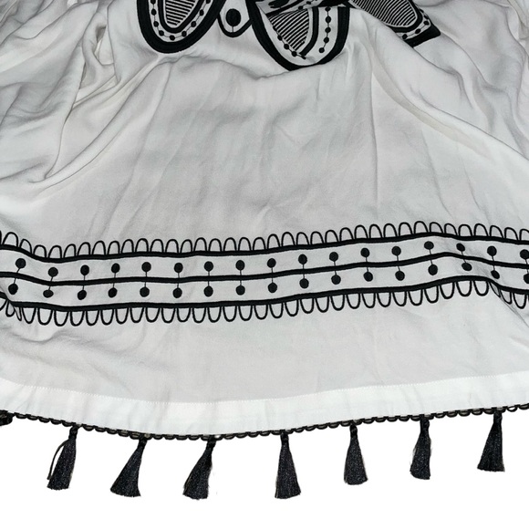 Chico’s Gorgeous Black & White Embroidered Ruana Cover-Up / Jacket - Picture 4 of 9